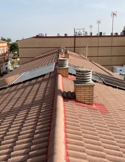 Instalación fotovoltaica en un tejado de vivienda